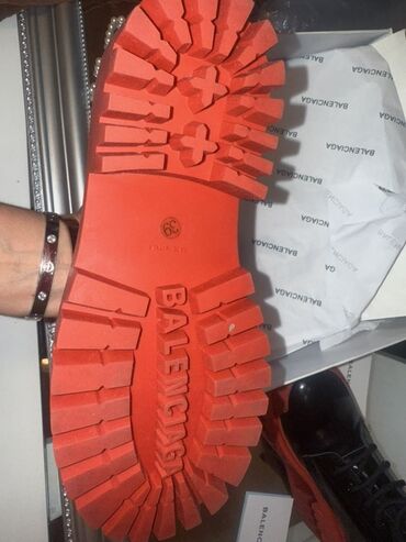 Gležnjače: Gležnjače, Balenciaga, 39 — 5