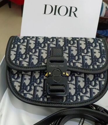zara torbice 2022: Elegant purse