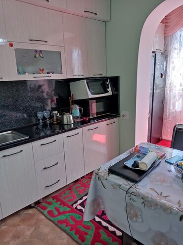 срочно нужна квартира без посредников: 1 комната, 35 м², 106 серия, 6 этаж, Евроремонт