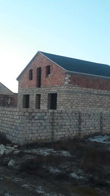 mansarli heyet evleri - Azərbaycan: 100 kv. m, 4 otaqlı, Təmirsiz, Mebelsiz