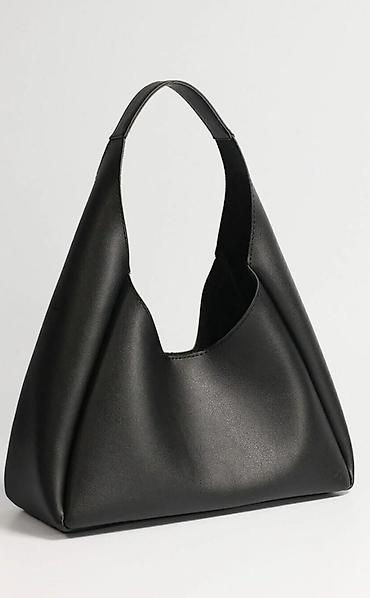 Çantalar: Minimalist dizayna malik qara çiyin/əl çantası. - Material: hamar — 1