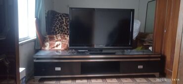 подставка для приставки на телевизор: Тумба под телевизор с открытыми полками и выдвижными ящиками