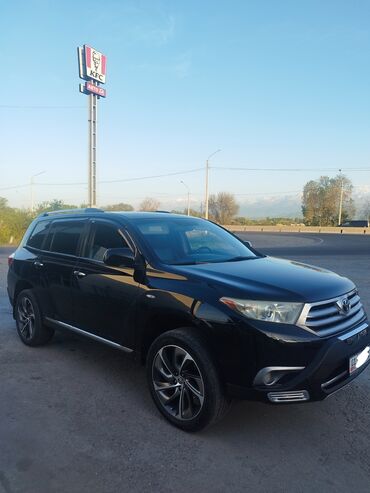 рассмотрим варианты: Toyota Highlander: 2012 г., 3.5 л, Типтроник, Бензин, Внедорожник