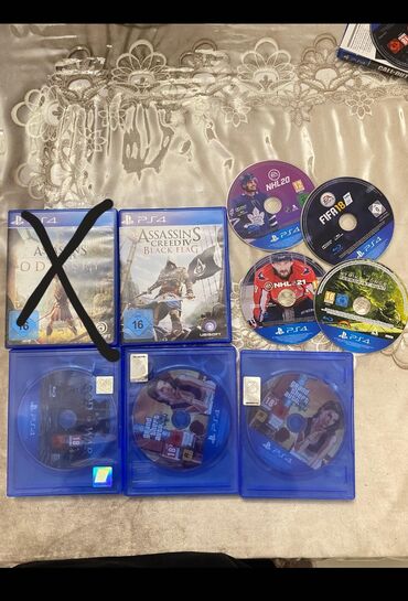 Oyun diskləri və kartricləri: Ps4 oyunları Assasins creed black flag 20 azn Gta 5 - vəziyyətləri