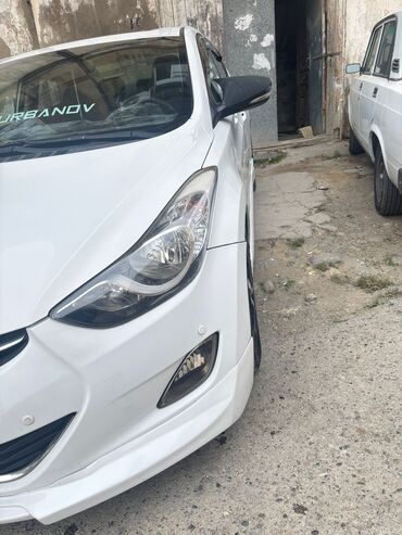 Hyundai: Hyundai Elantra: 1.8 l | 2011 il Sedan — 8