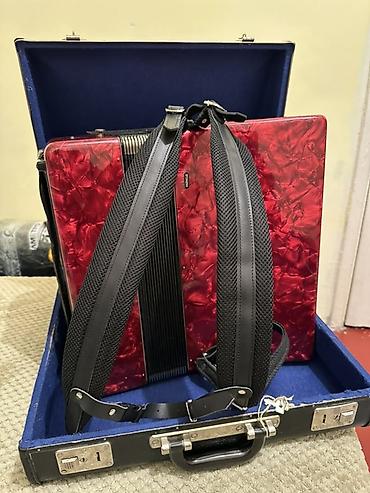 Аккордеоны: Продаю Генманский Аккордеон Вельтмейстер серино Кызыл кара тустору бар — 7