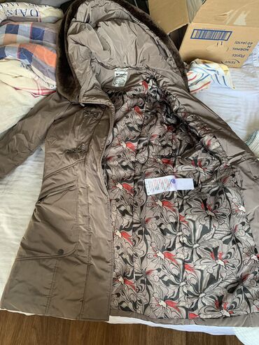 термо одежда бишкек в Кыргызстан | Женская одежда: 2 кышкы куртка сатам размер 44-46. Абалы жакшы, карал цветтеги куртка