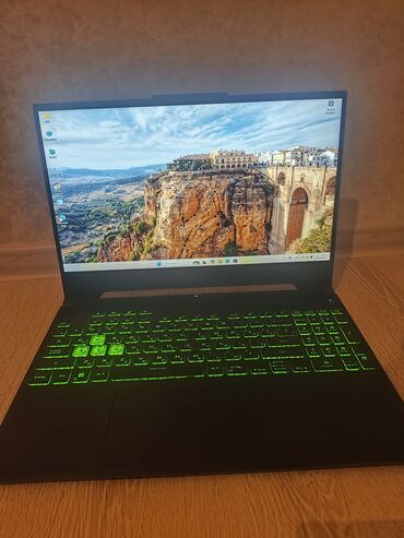 Kompüter və noutbuk aksesuarları: Intel Core i7, 16 GB, 15.6 "