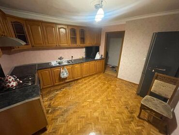 Köhnə tikili: Bakı, 3 otaqlı, Köhnə tikili, m. Nəriman Nərimanov, 90 kv. m — 4