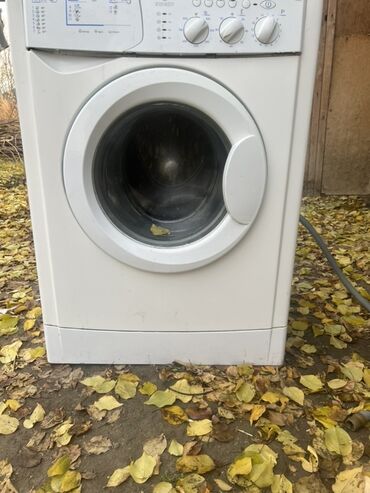 наушники для тренировки: Стиральная машина Indesit, Автомат, Компактная