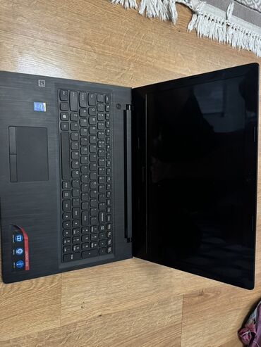 Kompüter və noutbuk aksesuarları: Lenovo 15.4 ", Intel Core i3, 512 GB