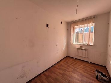 Продажа помещений свободного назначения: Продается капитальный двух этажный дом В городе Кара-Балта на улице — 10