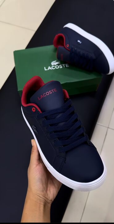 кроссовки lacoste: Кроссовка