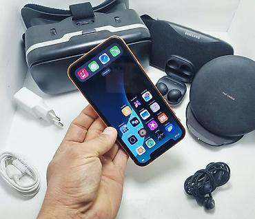 Apple iPhone: IPhone 17 Pro, Б/у, 128 ГБ, Оранжевый, Наушники, 100 % — 1