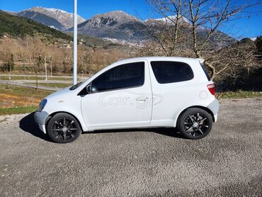 Toyota: Toyota Yaris: 1 l. | 1999 έ. Χάτσμπακ — 3