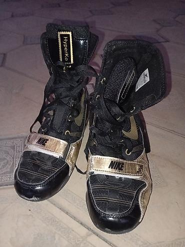 Мужские кроссовки, 38, Nike, Б/у, цвет - Черный, Самовывоз at lalafo.kg Мужские кроссовки, 38, Nike, Б/у, цвет - Черный, Самовывоз