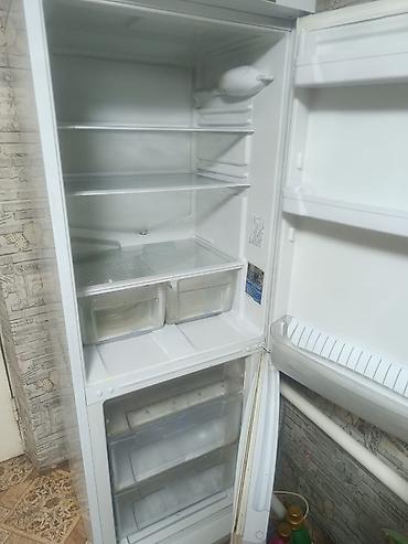 Холодильник Indesit с нижней морозильной камерой. - Классическая