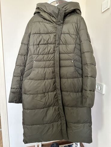 Пуховики и зимние куртки: Продаю 1) зимняя куртка размер 48 - 3000 сом 2) Деми куртка размер — 5