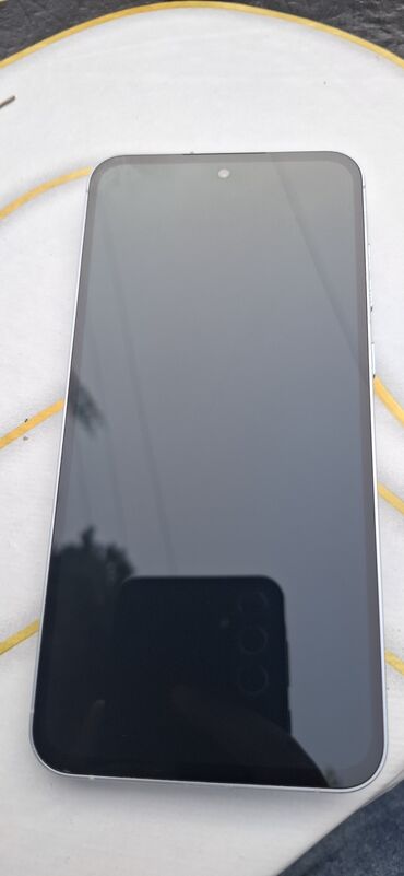 Apple iPhone: Irsad telekomnan almisam birce arxa kriskasi deysilib istediyin yerde