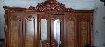 Dolablar: Açılan, 4 qapılı Düz dolab, Qarderob, paltar dolabı
