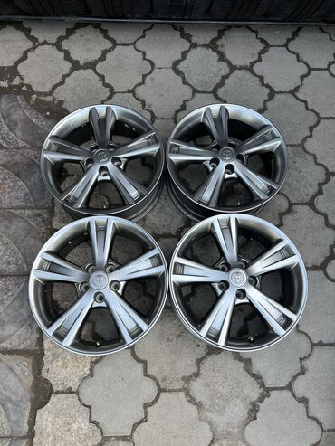 Диски: Литые Диски R 18 Lexus, Комплект, отверстий - 5, Б/у — 3