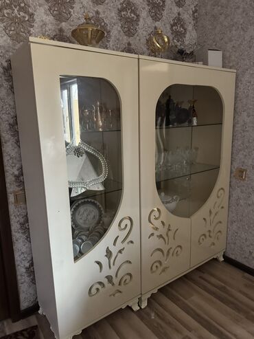 suseli skaf: İşlənmiş, 2 qapılı Düz dolab, Bufet, Azərbaycan