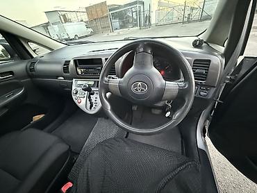 китайские минивены: Продаётся TOYOTA WISH минивэн с правым рулём, серебристый цвет кузова — 5