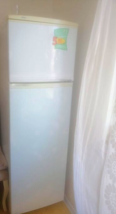 Duxovkalar: 2 qapılı Indesit Soyuducu Satılır, rəng - Ağ