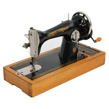 жемчуг машинка: Механическая швейная машина с ручным приводом (маховик и боковая