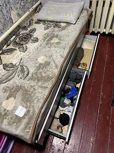 bunk bed: Кровать-тахта с выкатными ящиками для хранения. Особенности: - — 2