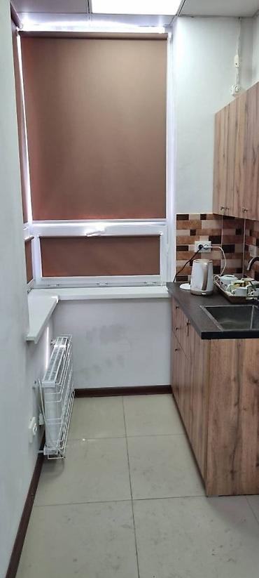 Аренда офисов: Ошский рынок Сдается офис Площадь: 65м2 5-этаж 1 линия С мебелью — 2