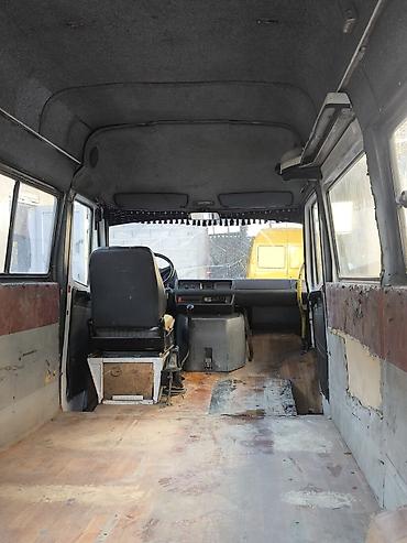 мб 190: Mercedes-Benz 190: 1993 г., 3 л, Механика, Дизель, Бус — 4