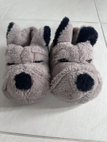 papuce pull and bear: Indoor slippers, Size - 30