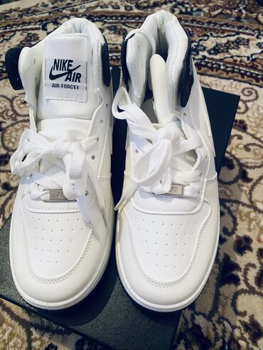недорогие баскетбольные кроссовки: Мужские кроссовки, 38, Nike, Новый, цвет - Белый, Платная доставка