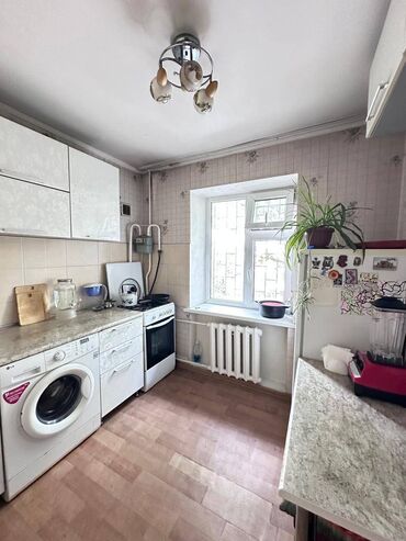 однокомнатная квартира хрущевка: 1 комната, 30 м², Хрущевка, 4 этаж