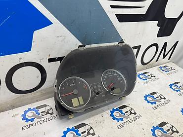 Панели, обшивки: Панель приборов Ford Fiesta 2004 Контрактный из Германии, в отличном — 2