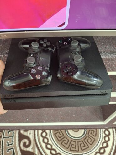 playstation 1: Ps4 slim 500 gb yaddaş 2 pult 1 disk GTA5 İdeal vəziyyətdədir Qiymət