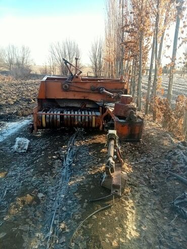 Тракторы МТЗ (Беларус): Модель: 82.1 экспортный, Б/у, 1994 г., С пресс-подборщиком — 15