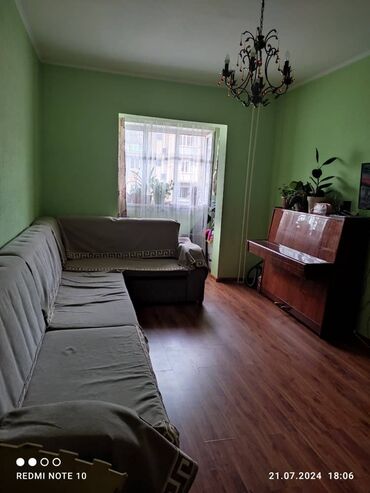 3 х квартира: 2 комнаты, 11 м², 105 серия, 3 этаж