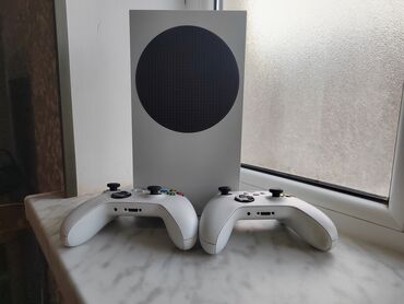 PS5 (Sony PlayStation 5): .Xbox series s 512gb playroomdan 750azn.a almışam 2 pult dolu daş ilə