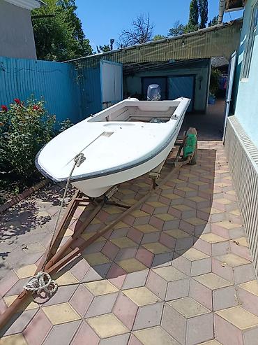електро мото: Лодка с подвесным мотором Yamaha 50 Four Stroke Описание: - Корпус — 1