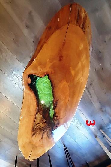 Setovi stolova i stolica: Slika 1-2-3-• Ploča Stola od punog drveta Mazera sa zelenom epoxy — 6