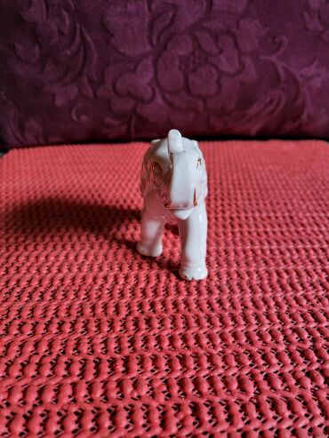 Ostali kućni dekor: Porcelanska nova,vintaz figura slonce. Porcelanska figura sa — 5