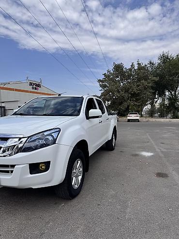 Продажа авто: Isuzu D-Max: 2020 г., 2.5 л, Механика, Дизель, Пикап — 3