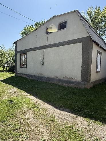 Үйлөр: 📍В селе Кызыл-Туу продается дом на участке 14.5 соток. 🏡Дом без — 3
