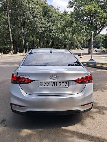 Hyundai: Hyundai Accent: 1.6 l | 2018 il Sedan — 12
