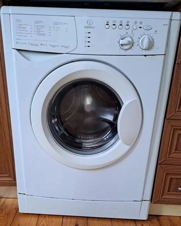 Xalçalar: Paltaryuyan maşın Indesit, 5 kq