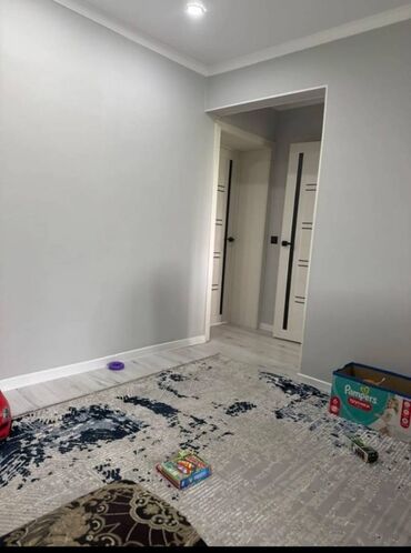 105 серия 3 комнатная: 3 комнаты, 55 м², Хрущевка, 4 этаж, Евроремонт