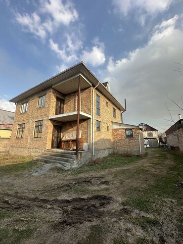 Продажа домов: Дом, 200 м², 6 комнат, Риэлтор, ПСО (под самоотделку)