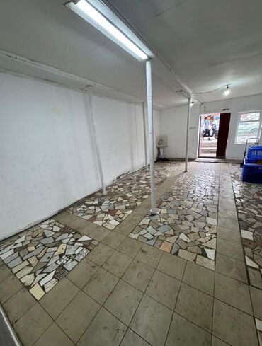 снять дом для мероприятий: Сдаю помещение возле ошского рынка 
60-70 кВ метров 
35 тыс